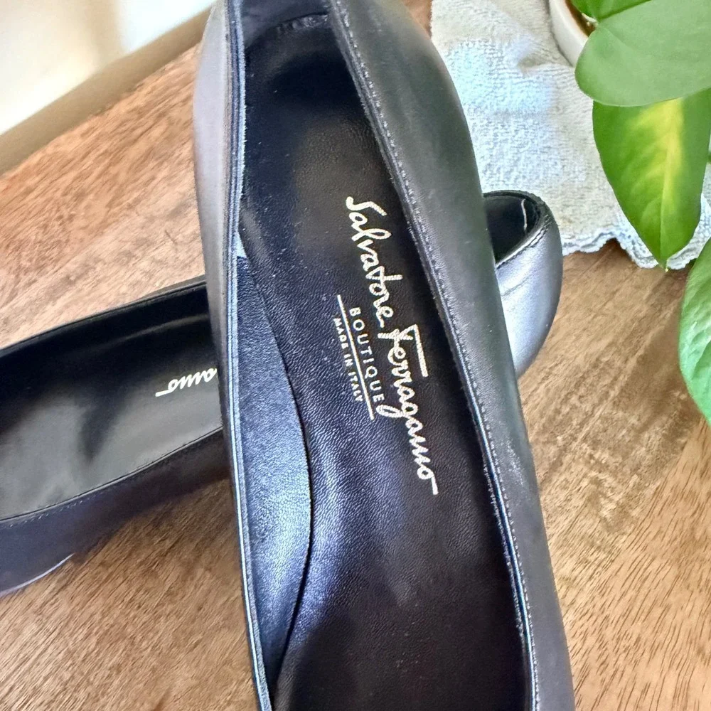Salvatore Ferragamo Boutique Dalan Pumps Black Leather‎ Gancini Block Heel 8AA